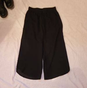 Urban outfitters black culottes